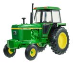 1:32 John Deere 4240